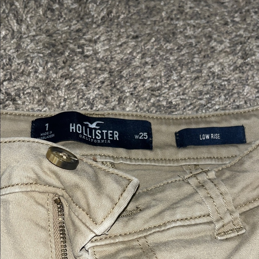 Tan colored shorts - Picture 2 of 5
